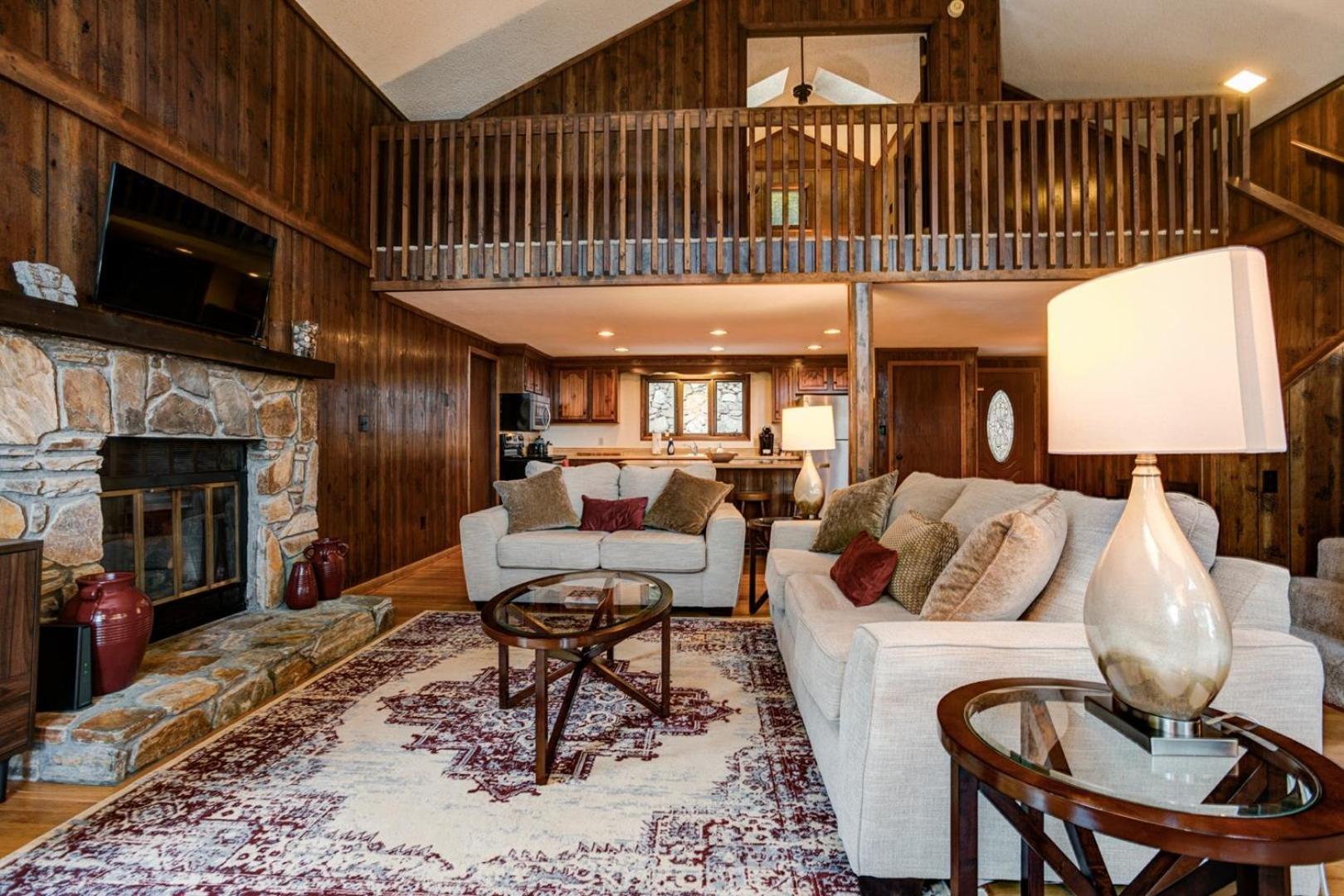 Wolf Ridge Retreat Villa Swiss Buitenkant foto