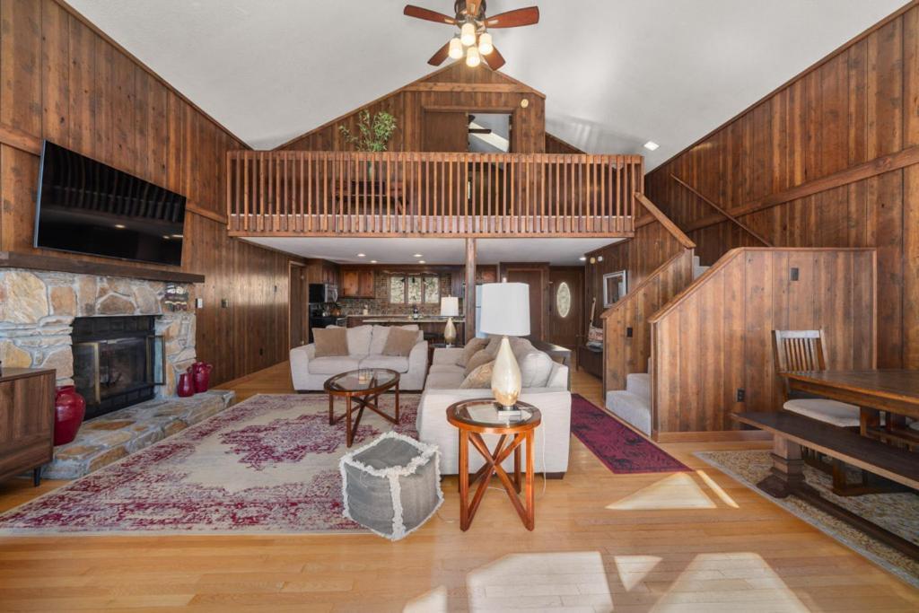 Wolf Ridge Retreat Villa Swiss Buitenkant foto